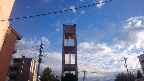 都営下馬アパート給水塔201812-2.JPG