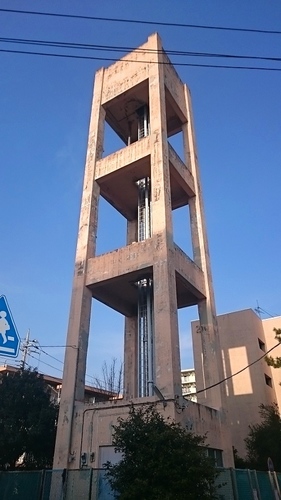 都営下馬アパート給水塔2018_2-a.JPG