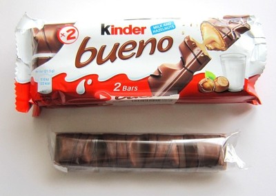 香港土産_kinder_bueno.JPG